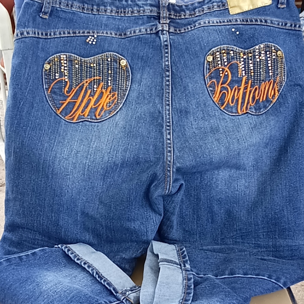 Apple bottom  jean capris